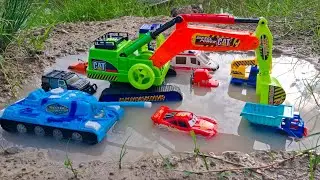 Mencari Banyak Mainan Mobil Truk, Excavator, Lightning McQueen, Bulldozer, Mobil Polisi, Ambulance