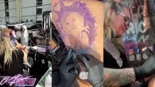 Live tattooing at The New York Tattoo Convention