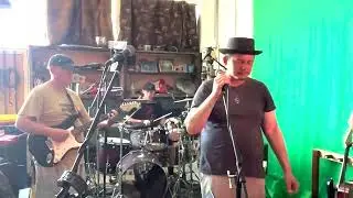 Nathan Bell and Moving Shadows perform People Burning.