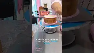 Acompáñame a cubrir el bizcocho