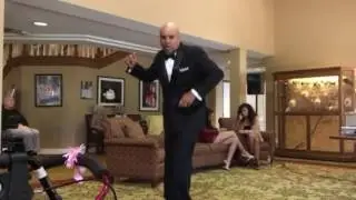 Andrew Stroud sings Dean Martin