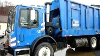 040394 - 1998 Mack MR688S Packer Truck