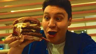Probando la Hamburguesa GODZILLA de Carl's Jr. - Los Tragones