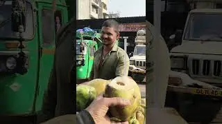 नारियल में मलाई नहीं है आपने ठग लिया😡#viralvideos #youtubeshorts @nariyalkakhajana #foodvlog #trend