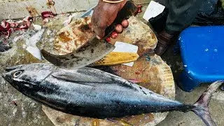TUNA FISH CUTTING SKILLS !! MAHESH MEAT CUTS !! CUTTING MASTER VENKAT BHAI HYD BHAGYALATHA VLOG !! 