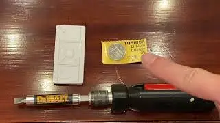 Как заменить батарейки в пульте дистанционного управления Lutron Caseta Pico. Литиевая батарейка CR2032.