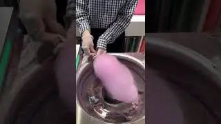 Trying Rainbow Cotton Candy in Japan! #tokyo #takeshitastreet #harajuku #tokyoeats