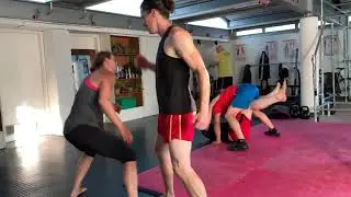 Tai Chi self defence technique 'Double seize legs'