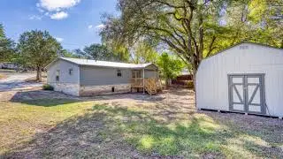111 Candlelite Dr Ingram, TX 78025