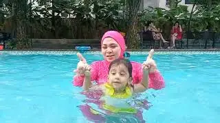 Baby swimming smart medan ✨she has good gripping skills, monkey grip ✨😊
