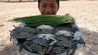 Yummy Crab Cooking with Young Green Pepper / Fried Sea Crab with Green Onion