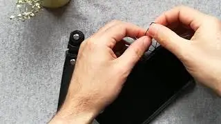 How to attach lanyard to phone case