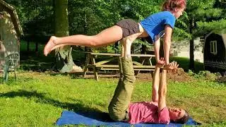 Acro flyer