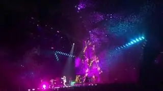 Selena Gomez - confetti finale