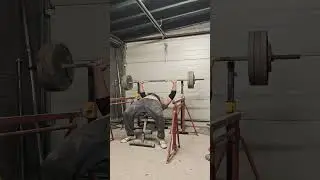 Paused bench 135kg x 2 rep PR