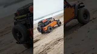 Rc offroad mobil jeep Rubicon gladiator di pantai ban selip