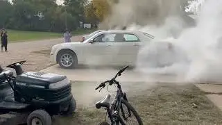 05 Chrysler 300c Burnout veiw 2
