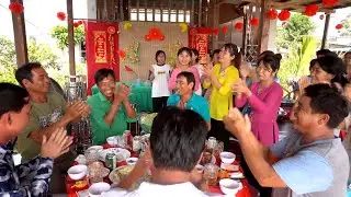 Bữa TIỆC TẤT NIÊN Sớm Ngập Tràn Tiếng Cười và Đầy Ắp Niềm Vui