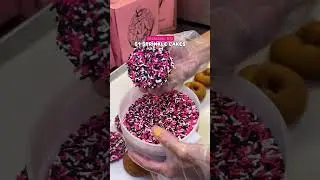 National Sprinkle Day @voodoodoughnut