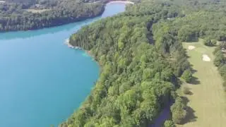overhead flight at green lakes state park golf course