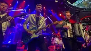 Donnez - Falska Rykten på Cinderella