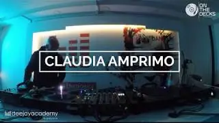 Claudia Amprimo - On the decks by Deejay Academy ::  Bogota