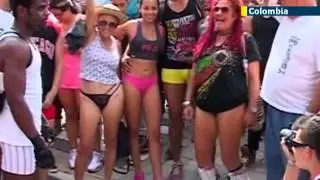 Mass Medellin Striptease Protest: Colombians drop their trousers in defence of fashion freedoms