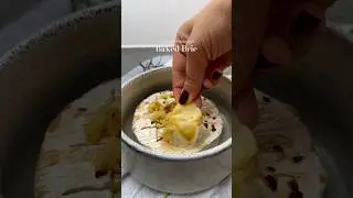 BAKED BRIE 🥂✨ Easy last-minute appetizer!