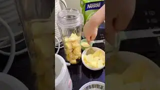 Banana Apple Smoothie 🍌🍎🍹 #howtomakesmoothie #bananasmoothie #applesmoothie  #fyp