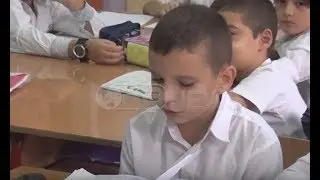 Ora News - Aspak &ldquo;ndryshe&rdquo;, 9-vje&ccedil;ari autik q&euml; shk&euml;lqen n&euml; shkoll&euml;