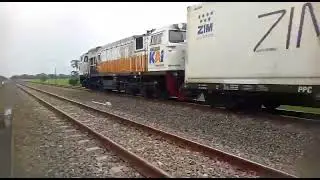 Kompilaso KA. Barang edisi pagi tujuan staaiun Poncol Semarang@Kereta Api Indratno3108