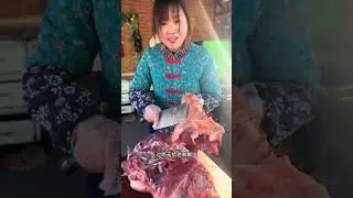 村里杀猪，老弟扛回来一角子大后秋，要吃杀猪菜#抖音新农人#新农人计划2026#农村美食