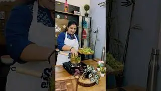 Сегодняшнее специальное блюдо на кухне Spicy Samayal &mdash; карри по-деревенски со шпинатом #шорты #шп...