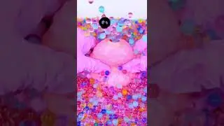 RELAXING ASMR SQUEEZE! 🎧 Water Beads Pop Sound Therapy 😌