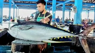 Wow Big and Fresh ‼️ 45 Kg Tuna Fish Cutting Luxury Food Order Ratu Rasa Maybrat Restaurant