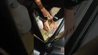 B&iacute; quyết sạch từng milimet trong khe kẽ . #interior #innovation #detailing #3dcarcare 