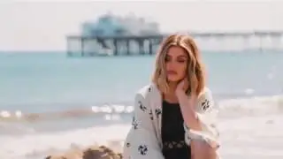 Modeliste Behind-the-Scenes with LUCY HALE