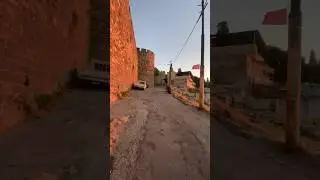 Опасный район в Измире! Полное видео уже на канале Измир 2023.Кадифекале. #turkey #turkiye #t&uuml;rkiye