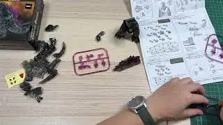 Assembling BEVERLY 3D Crystal Puzzle-Godzilla|組裝哥吉拉3D水晶拼圖