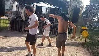 @statuesonfire 