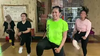 JUNGLE DUTCH NGULAR FYP TIKTOK choreo by @robimodjo &ldquo; Zumba at Yan&rsquo;s Studio Majalaya with @robimodjo