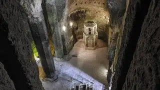 &Eacute;glise souterraine Saint-Jean dite monolithe - Underground Monolithic church of Aubeterre-sur-Dronne