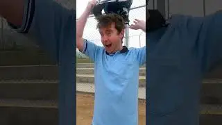Когда бейсболисты получают удар по яйцам