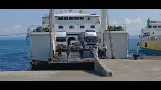 Tuesday morning activities at Lipata Port