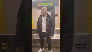 МАЙК ТАЙСОН ЗАМЕЧЕН В МЕТРО НЬЮ-ЙОРКА.....