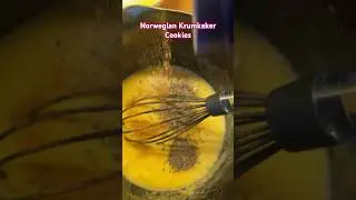 Making Norwegian krumkaker for Christmas #christmascookies #norway