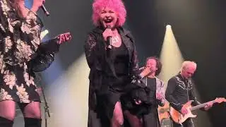 Motel Westcoast Live, Go your own way