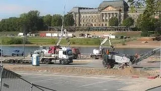 Elbpegel macht's endlich m&ouml;glich! Domarin 10 bei der Arbeit! Carolabr&uuml;cke in Dresden Update 1.9.25