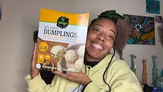 Steamed  Chicken & Vegetable Dumplings (Bibigo) | Food Review | EP. 53 | Moni Meish