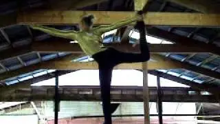 Horse Vaulting on barrel